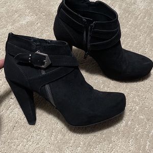 guess black boots